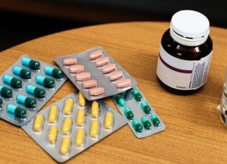 تجمع الصيادلة: الحكومة حررت الدواء تجمع الصيادلة: الحكومة حررت الدواء