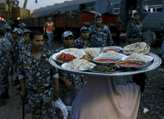 طبيب يقدم 12 نصيحة لتفادي النفخة وعسر الهضم في رمضان طبيب يقدم 12 نصيحة لتفادي النفخة وعسر الهضم في رمضان