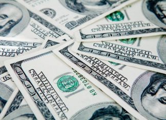 استقرار سعر الدولار بالموازي.. واقتصادي يحذر من مخاطر عالية على الجنيه استقرار سعر الدولار بالموازي.. واقتصادي يحذر من مخاطر عالية على الجنيه