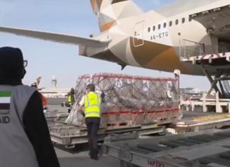 الإمارات ترسل مساعدات غذائية إلى السودان الإمارات ترسل مساعدات غذائية إلى السودان