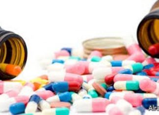 وزير الصحة: أزمة الدواء طاحنة والكثير من الصيدليات خرج من السوق وزير الصحة: أزمة الدواء طاحنة والكثير من الصيدليات خرج من السوق