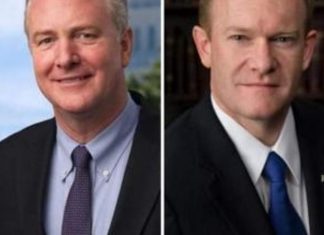 كريستوفر عضو لجنه العلاقات الخارجيه بالولايات المتحده يصل السودان كريستوفر عضو لجنه العلاقات الخارجيه بالولايات المتحده يصل السودان