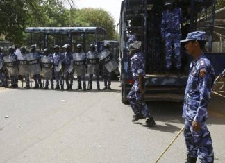 الشرطة تفك غموض جريمة استدراج سائق أجرة وقتله غربي أمدرمان الشرطة تفك غموض جريمة استدراج سائق أجرة وقتله غربي أمدرمان