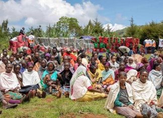 لاجئون إثيوبيون بالسودان يرون لمسؤولين أميركيين فظائع الحرب بتقراي لاجئون إثيوبيون بالسودان يرون لمسؤولين أميركيين فظائع الحرب بتقراي