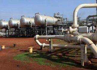 توقف العمل في أربعة حقول نفطية بسبب الإضراب توقف العمل في أربعة حقول نفطية بسبب الإضراب