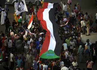 اسر الشهداء تتمسك باحياء ذكرى مجزرة فض الاعتصام والمقاومة تعلن التصعيد اسر الشهداء تتمسك باحياء ذكرى مجزرة فض الاعتصام والمقاومة تعلن التصعيد