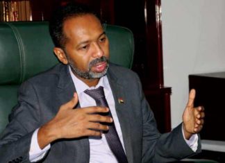 خالد عمر: شراكة المدنيين والعسكريين ضرورية رغم صعوبتها خالد عمر: شراكة المدنيين والعسكريين ضرورية رغم صعوبتها