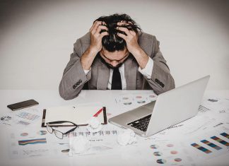 الصحة العالمية: العمل لساعات طويلة يقتل مئات الآلاف سنويا الصحة العالمية: العمل لساعات طويلة يقتل مئات الآلاف سنويا