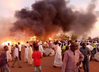 حريق يقضي يلتهم 15 متجرا في المالحة بشمال دارفور حريق يقضي يلتهم 15 متجرا في المالحة بشمال دارفور
