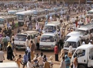 أزمة مواصلات حادة في الخرطوم بسبب انعدام الجازولين أزمة مواصلات حادة في الخرطوم بسبب انعدام الجازولين