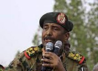 البرهان: تسليم الجنود السبعة للنيابة لا يعني أنهم من أطلقوا النار على الثوار البرهان: تسليم الجنود السبعة للنيابة لا يعني أنهم من أطلقوا النار على الثوار