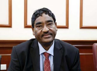 وزير الصناعة يلتقي رجال أعمال ومستثمرين من التشيك وزير الصناعة يلتقي رجال أعمال ومستثمرين من التشيك