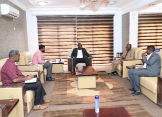 اتجاه لإدخال المعدِّنيين التقليدين تحت مظلة التامين الصحي اتجاه لإدخال المعدِّنيين التقليدين تحت مظلة التامين الصحي