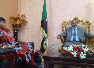 المدعي العام للمحكمة الجنائية الدولية تصل نيالا المدعي العام للمحكمة الجنائية الدولية تصل نيالا