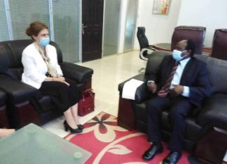 الحكومة تدعو شركة “اريكسون” السويدية للأستثمار في مجال الاتصالات الحكومة تدعو شركة “اريكسون” السويدية للأستثمار في مجال الاتصالات