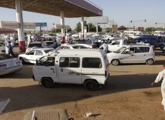 صعوبات اقتصادية تدفع السودانيين للمطالبة بإسقاط الحكومة