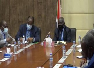 وزير المالية يلتقي المدير التنفيذي للمجموعة الافريقية للبنك الدولي وزير المالية يلتقي المدير التنفيذي للمجموعة الافريقية للبنك الدولي