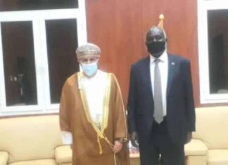 وزير المالية يدعو سلطنة عمان للاستثمار في السودان وزير المالية يدعو سلطنة عمان للاستثمار في السودان