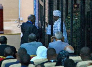 في محكمة إنقلاب الإنقاذ 1989 .. التفاصيل الكاملة لمطالبة محامي دفاع بإسقاط التهم عن موكله بسبب (الخرف) في محكمة إنقلاب الإنقاذ 1989 .. التفاصيل الكاملة لمطالبة محامي دفاع بإسقاط التهم عن موكله بسبب (الخرف)