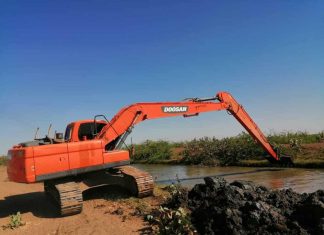 إكتمال 70% من أعمال إزالة الأطماء بحداف وود الفضل إكتمال 70% من أعمال إزالة الأطماء بحداف وود الفضل