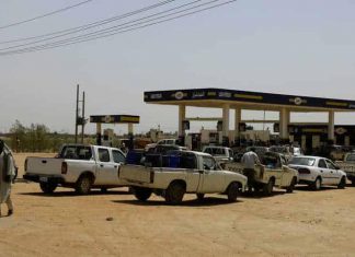 تحذيرات من “ثورة جياع”.. السودان في مواجهة “سلاح ذي حدين” تحذيرات من “ثورة جياع”.. السودان في مواجهة “سلاح ذي حدين”