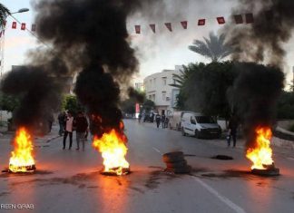 تجدد الاحتجاجات بالخرطوم والمقاومة تعود لتتريس الشوارع تجدد الاحتجاجات بالخرطوم والمقاومة تعود لتتريس الشوارع