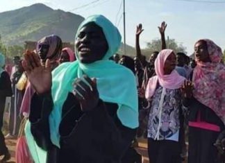 مواطنو العباسية يواصلون اعتصامهم لليوم الـ 18 على التوالي مواطنو العباسية يواصلون اعتصامهم لليوم الـ 18 على التوالي