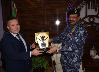 مدير الشرطة يلتقى الملحق الامنى بالسفارة الامريكية بالخرطوم مدير الشرطة يلتقى الملحق الامنى بالسفارة الامريكية بالخرطوم