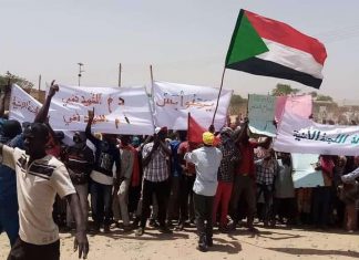 اعتصام العباسية تقلي: مليشيات الدفاع الشعبي المهدد الأمني الأول للمنطقة اعتصام العباسية تقلي: مليشيات الدفاع الشعبي المهدد الأمني الأول للمنطقة