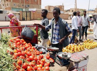 خبراء اقتصاديون: رفع الدعم خطوة في طريق الإنعاش الاقتصادي خبراء اقتصاديون: رفع الدعم خطوة في طريق الإنعاش الاقتصادي