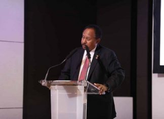 “اختياره تم دون إملاء من أحد”.. “الراكوبة” تنشر خطاب حمدوك للأمة السودانية “اختياره تم دون إملاء من أحد”.. “الراكوبة” تنشر خطاب حمدوك للأمة السودانية