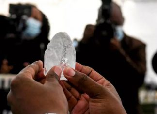 اكتشاف ثالث أكبر ماسة في العالم اكتشاف ثالث أكبر ماسة في العالم