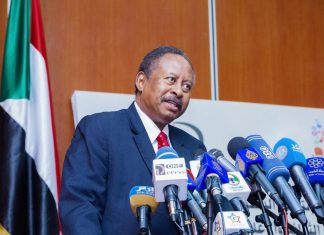 عبد الله حمدوك.. التوازن في زمن التصعيد عبد الله حمدوك.. التوازن في زمن التصعيد