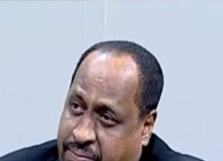 اقتصادي يطرح بدائل لحلول المشكلة الاقتصادية اقتصادي يطرح بدائل لحلول المشكلة الاقتصادية