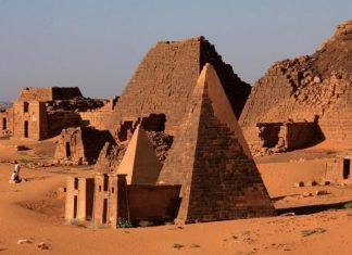 أهرام ملوك كوش في السودان تحت رحمة المياه الجوفية أهرام ملوك كوش في السودان تحت رحمة المياه الجوفية