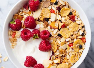 لن تصدق.. 7 أطعمة شهيرة تخفي سكراً أكثر ما تتخيله بكثير لن تصدق.. 7 أطعمة شهيرة تخفي سكراً أكثر ما تتخيله بكثير