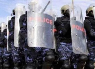 عشرات الإصابات في صفوف الشرطة السودانية خلال مسيرات احتجاجية عشرات الإصابات في صفوف الشرطة السودانية خلال مسيرات احتجاجية