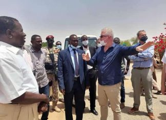 والي شمال دارفور يتفقد المقر الرئيس لبعثة اليوناميد بالفاشر والي شمال دارفور يتفقد المقر الرئيس لبعثة اليوناميد بالفاشر