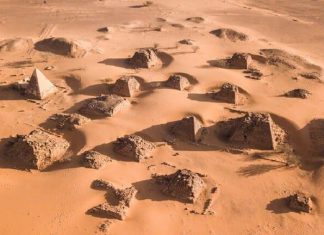 اكتشاف آلاف المقابر الإسلامية القديمة في السودان مرتبة بشكل غامض في أنماط تشبه المجرة! اكتشاف آلاف المقابر الإسلامية القديمة في السودان مرتبة بشكل غامض في أنماط تشبه المجرة!