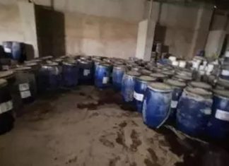 مجلس البيئة بالخرطوم يضبط ٣٠٠ برميل من المواد الكيميائية المنتهيةالصلاحية مجلس البيئة بالخرطوم يضبط ٣٠٠ برميل من المواد الكيميائية المنتهيةالصلاحية