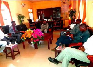 الوفد المركزي والولائي للتعدين يزور مناجم التعدين الاهلي بشمال دارفور الوفد المركزي والولائي للتعدين يزور مناجم التعدين الاهلي بشمال دارفور