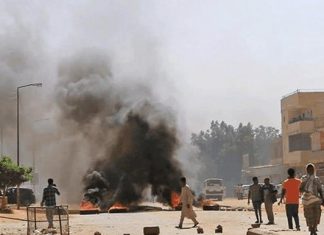 القوات النظامية تواصل إطلاق النار داخل احياء بورتسودان لليوم الثالث على التوالي القوات النظامية تواصل إطلاق النار داخل احياء بورتسودان لليوم الثالث على التوالي