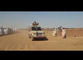 بعد ضرب الجنود شخصا.. مواطنون غاضبون يستولون على سيارات عسكرية مسلحة بدارفور بعد ضرب الجنود شخصا.. مواطنون غاضبون يستولون على سيارات عسكرية مسلحة بدارفور