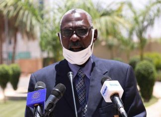 وزير الدفاع: الحكومة مسؤولة عن رعاية المقاتلين السابقين ودمجهم وزير الدفاع: الحكومة مسؤولة عن رعاية المقاتلين السابقين ودمجهم