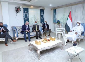 حميدتي يشدد على ضرورة أيلولة منشآت “يوناميد” لمواطني دارفور حميدتي يشدد على ضرورة أيلولة منشآت “يوناميد” لمواطني دارفور