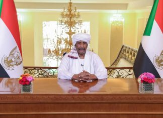 في خطاب العيد .. “البرهان” يدعو إلى قبول الآخر ونبذ سياسات الإقصاء العنصرية والحزبية في خطاب العيد .. “البرهان” يدعو إلى قبول الآخر ونبذ سياسات الإقصاء العنصرية والحزبية