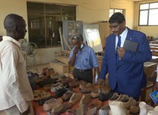 عيد الأضحى أهم مواسمها.. هل تنتعش صناعة الجلود في السودان هذا العام؟ عيد الأضحى أهم مواسمها.. هل تنتعش صناعة الجلود في السودان هذا العام؟