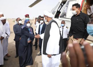 حميدتي: العسكريين على توافق تام وعلى المدنيين وخاصة قوى الحرية والتغيير ترك الخلافات حميدتي: العسكريين على توافق تام وعلى المدنيين وخاصة قوى الحرية والتغيير ترك الخلافات