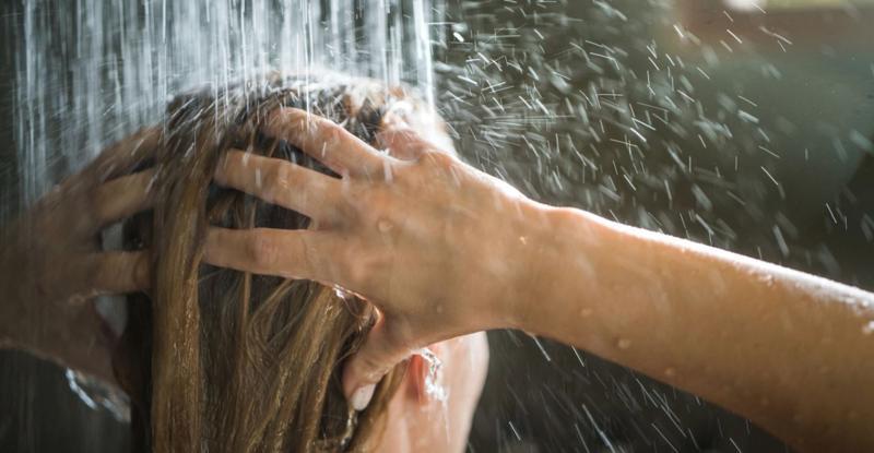 فوائد مدهشة للاستحمام بالماء البارد فوائد مدهشة للاستحمام بالماء البارد