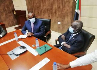 وزير المالية: مباحثات جارية لعودة بنك الصادرات والواردات الأفريقي للعمل في السودان وزير المالية: مباحثات جارية لعودة بنك الصادرات والواردات الأفريقي للعمل في السودان